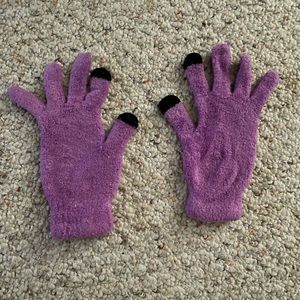 purple fuzzy texting gloves